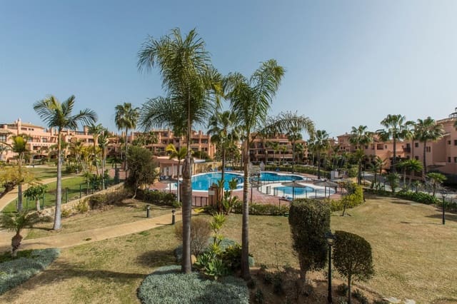 Apartamento de 3 habitaciones en Atalaya-Isdabe, Estepona en venta con piscina garaje - 649.000 € (Ref: 9980173)