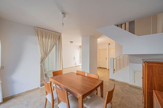 3 soverom Hus til salgs i Rodeo Alto - Guadaiza - La Campana, Marbella med svømmebasseng garasje - € 539 000 (Ref: 9980175)