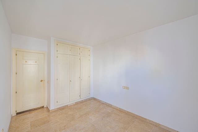 3 soverom Hus til salgs i Rodeo Alto - Guadaiza - La Campana, Marbella med svømmebasseng garasje - € 539 000 (Ref: 9980175)
