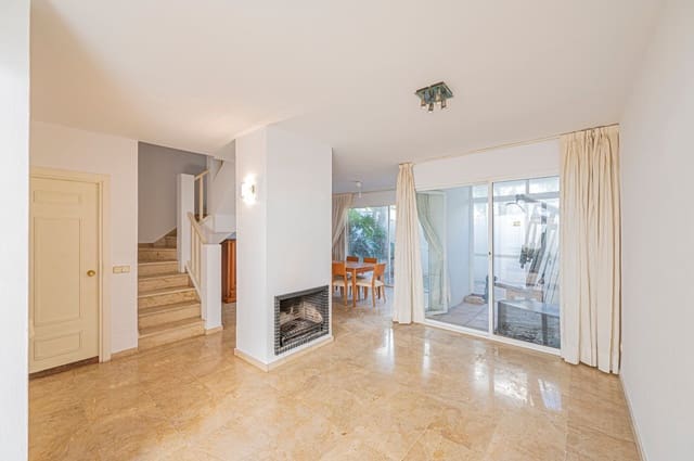 3 soverom Hus til salgs i Rodeo Alto - Guadaiza - La Campana, Marbella med svømmebasseng garasje - € 539 000 (Ref: 9980175)