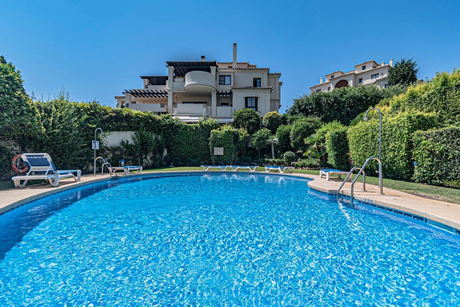 3 Zimmer Apartment zu verkaufen in Artola mit Pool Garage - 659.000 € (Ref: 9980176)