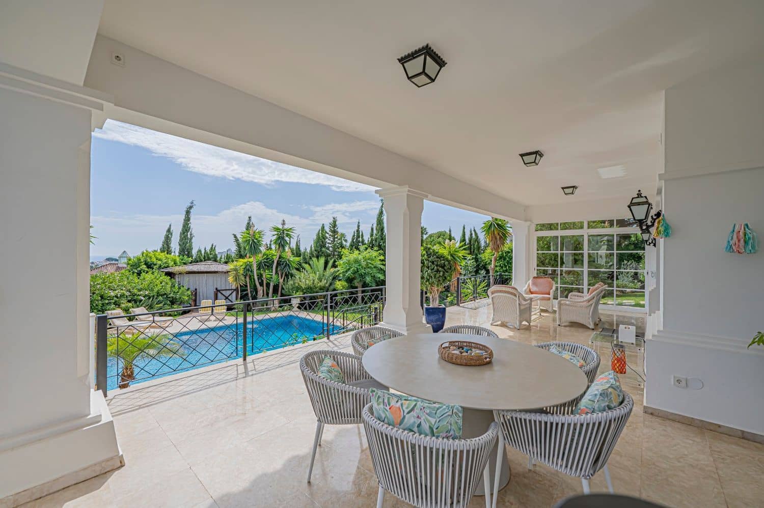 4 sovrum Villa till salu i Benahavis med pool garage - 2 480 000 € (Ref: 9980177)