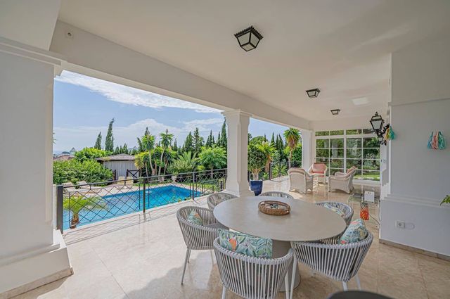 4 slaapkamer Villa te koop in El Paraíso, Benahavís met zwembad garage - € 2.480.000 (Ref: 9980177)