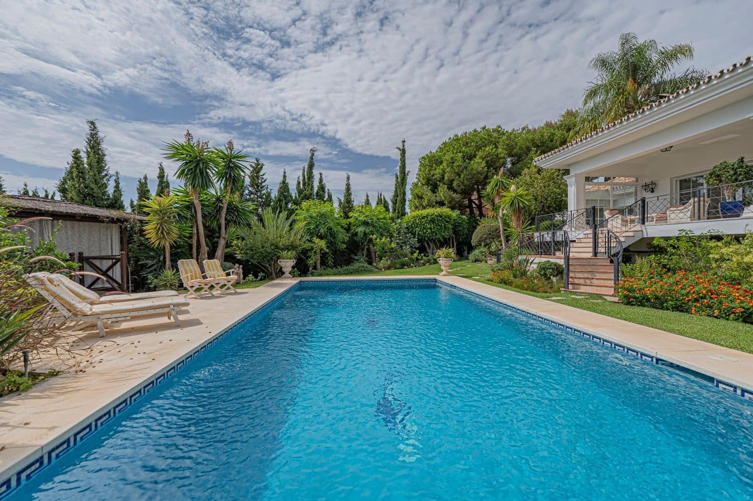 4 sovrum Villa till salu i Benahavis med pool garage - 2 480 000 € (Ref: 9980177)