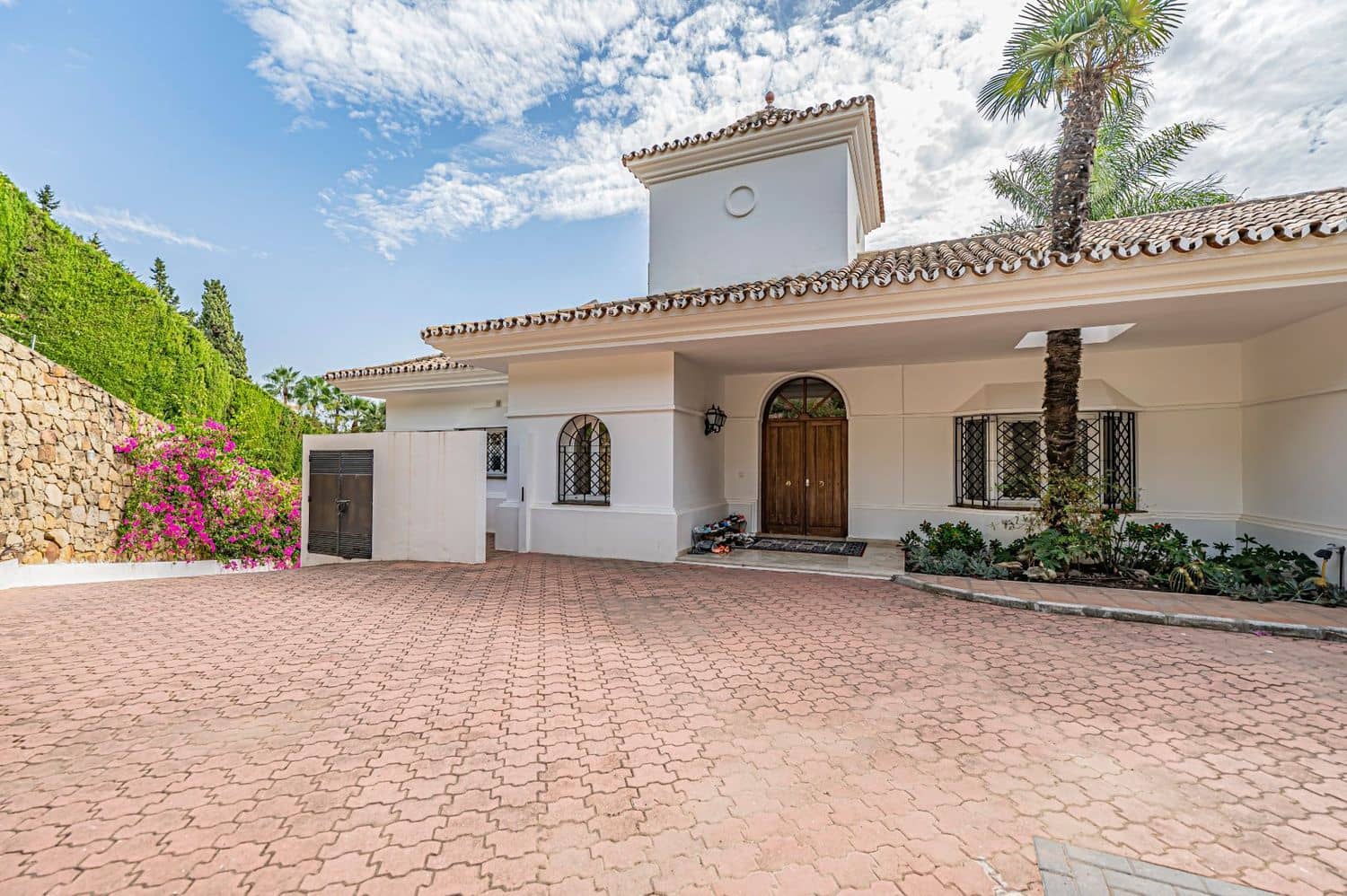 4 sovrum Villa till salu i Benahavis med pool garage - 2 480 000 € (Ref: 9980177)