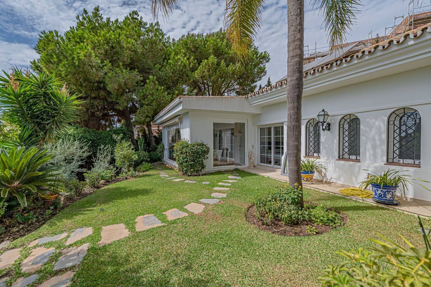 4 sovrum Villa till salu i Benahavis med pool garage - 2 480 000 € (Ref: 9980177)