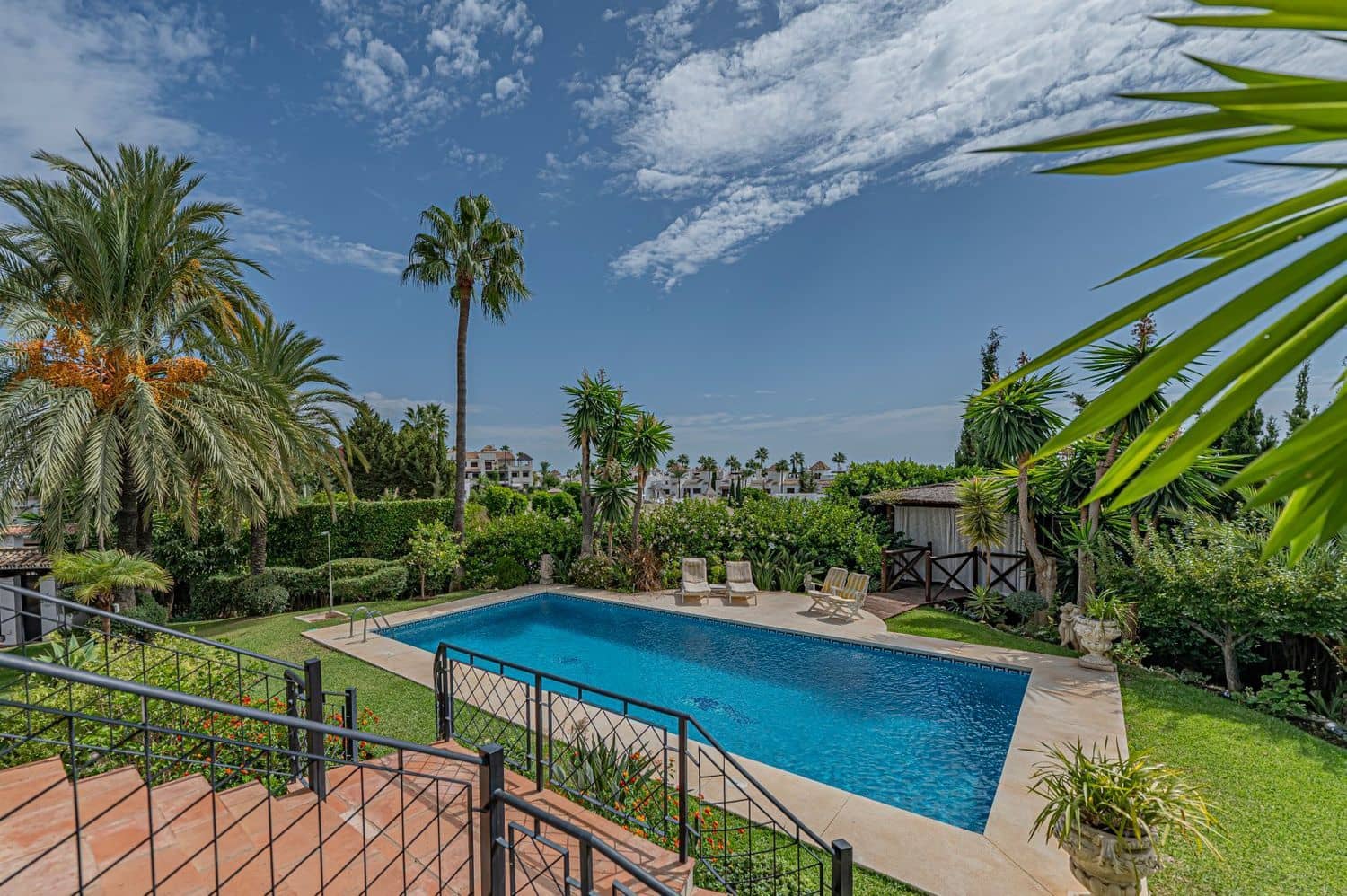 4 sovrum Villa till salu i Benahavis med pool garage - 2 480 000 € (Ref: 9980177)