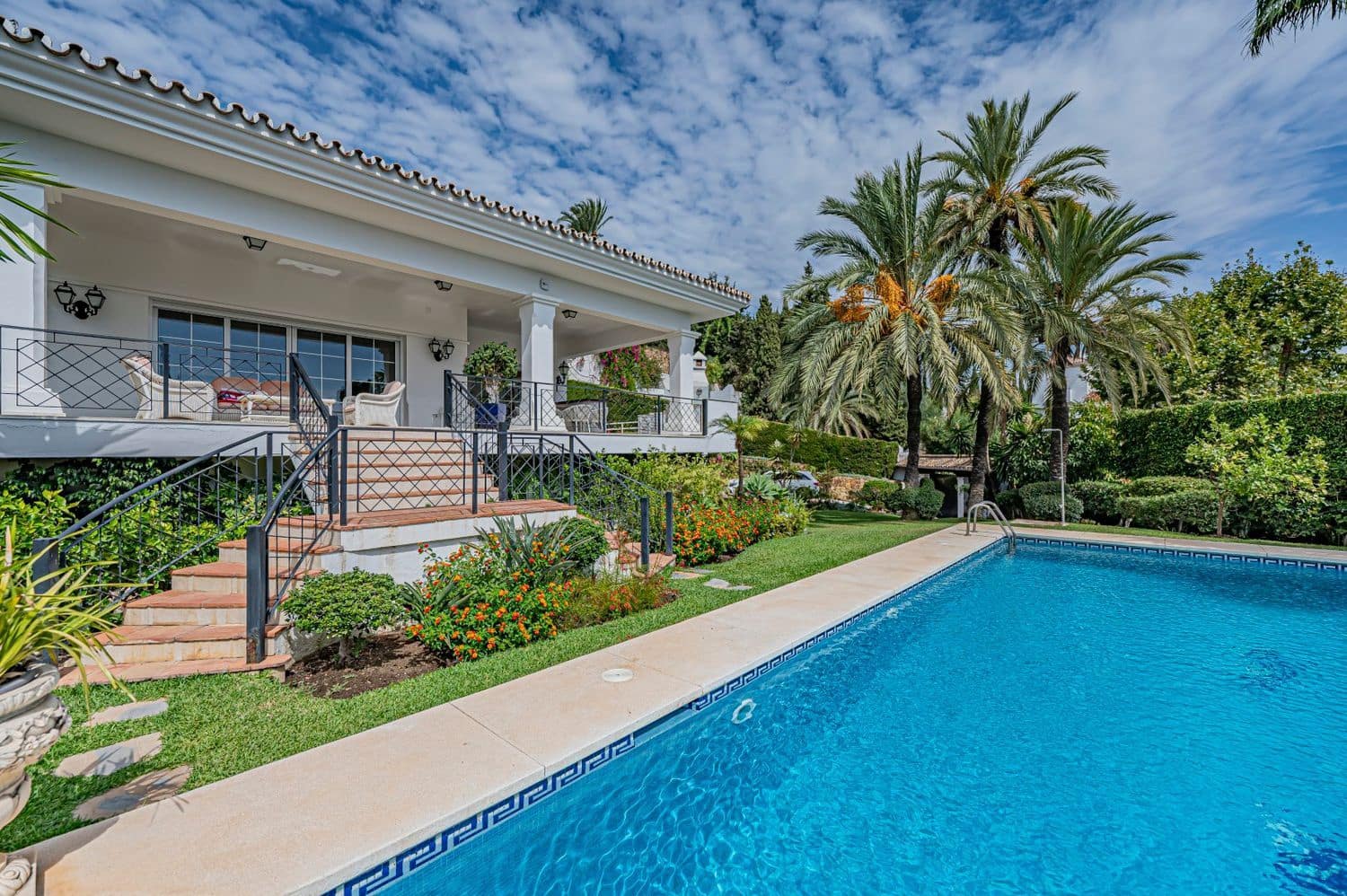 4 sovrum Villa till salu i Benahavis med pool garage - 2 480 000 € (Ref: 9980177)