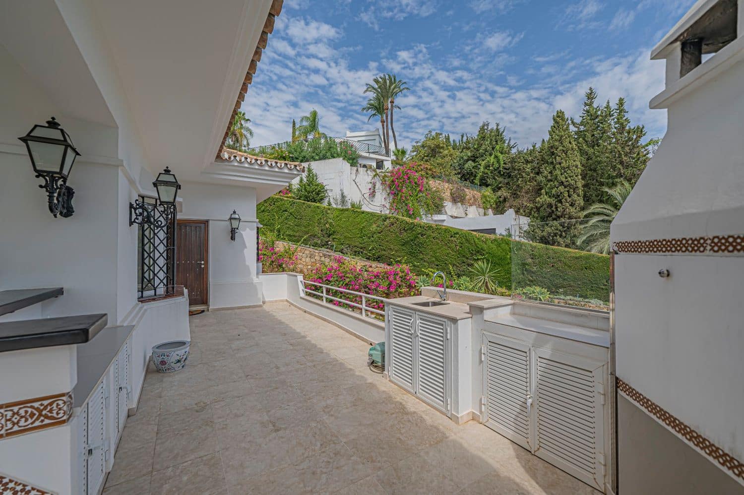 4 soverom Villa til salgs i Benahavis med svømmebasseng garasje - € 2 480 000 (Ref: 9980177)