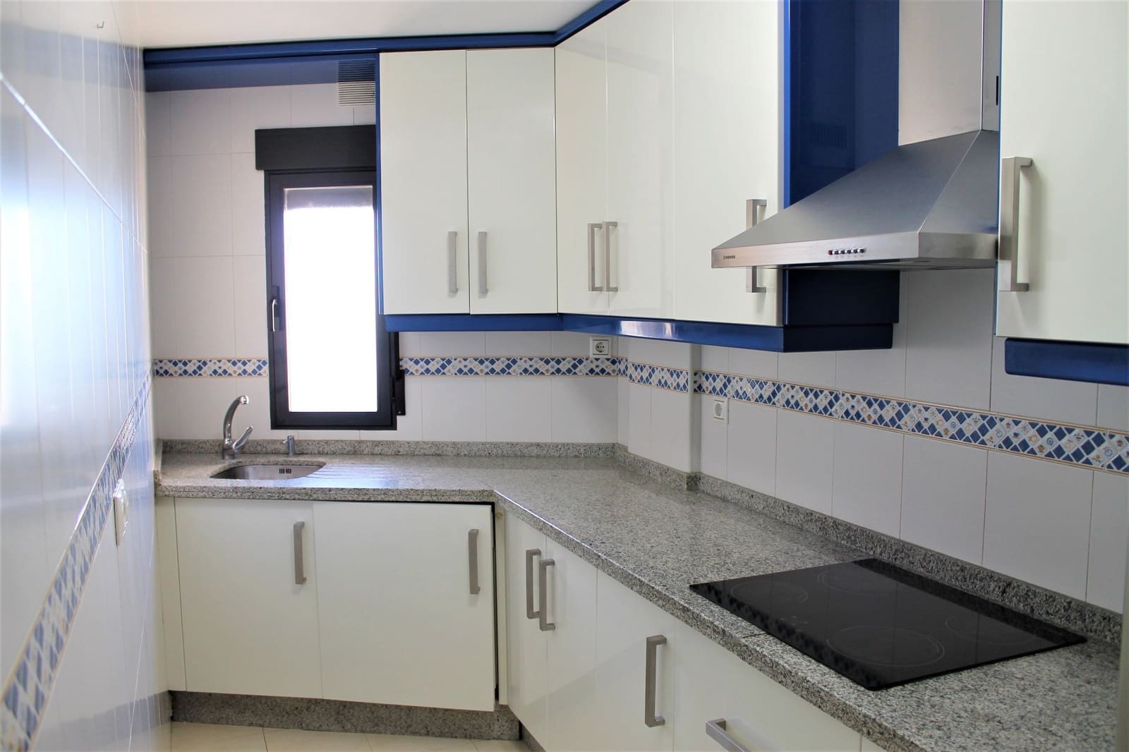 2 soverom Leilighet til salgs i Motril med garasje - € 185 000 (Ref: 9480792)