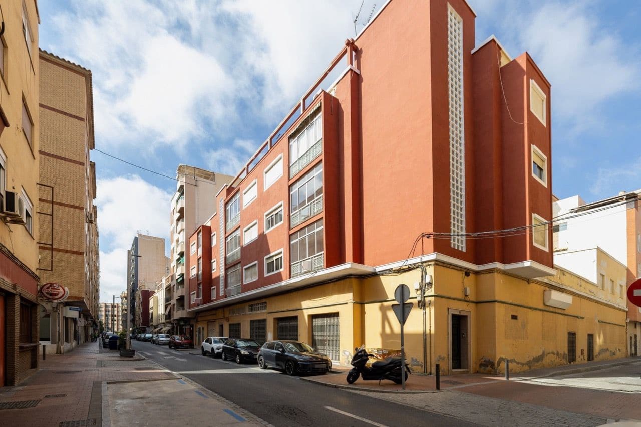 4 slaapkamer Flat te koop in Motril - € 115.000 (Ref: 9480793)