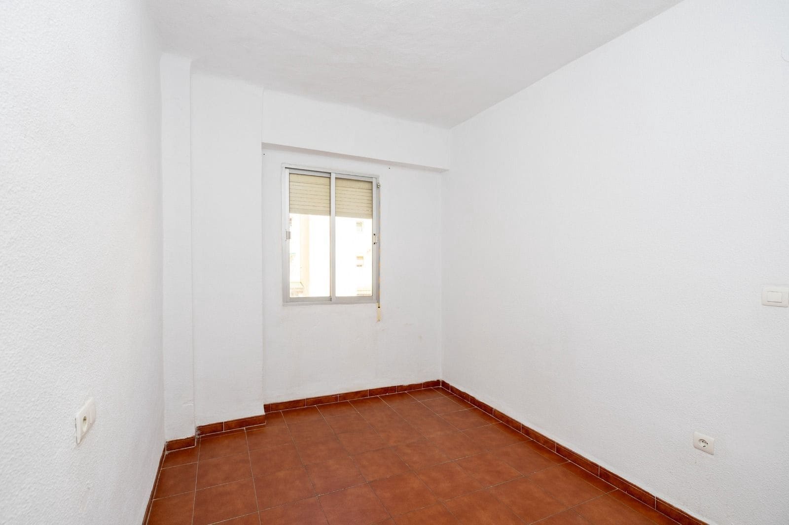 4 slaapkamer Flat te koop in Motril - € 115.000 (Ref: 9480793)
