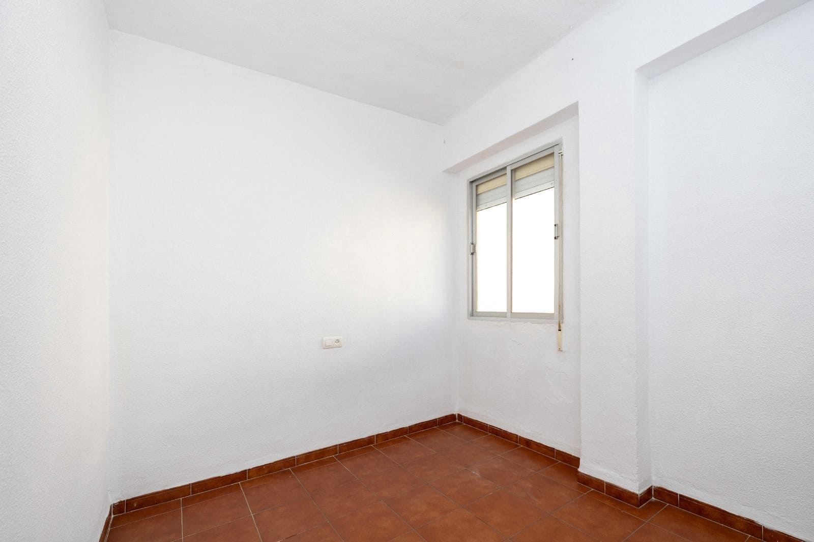 4 slaapkamer Flat te koop in Motril - € 115.000 (Ref: 9480793)
