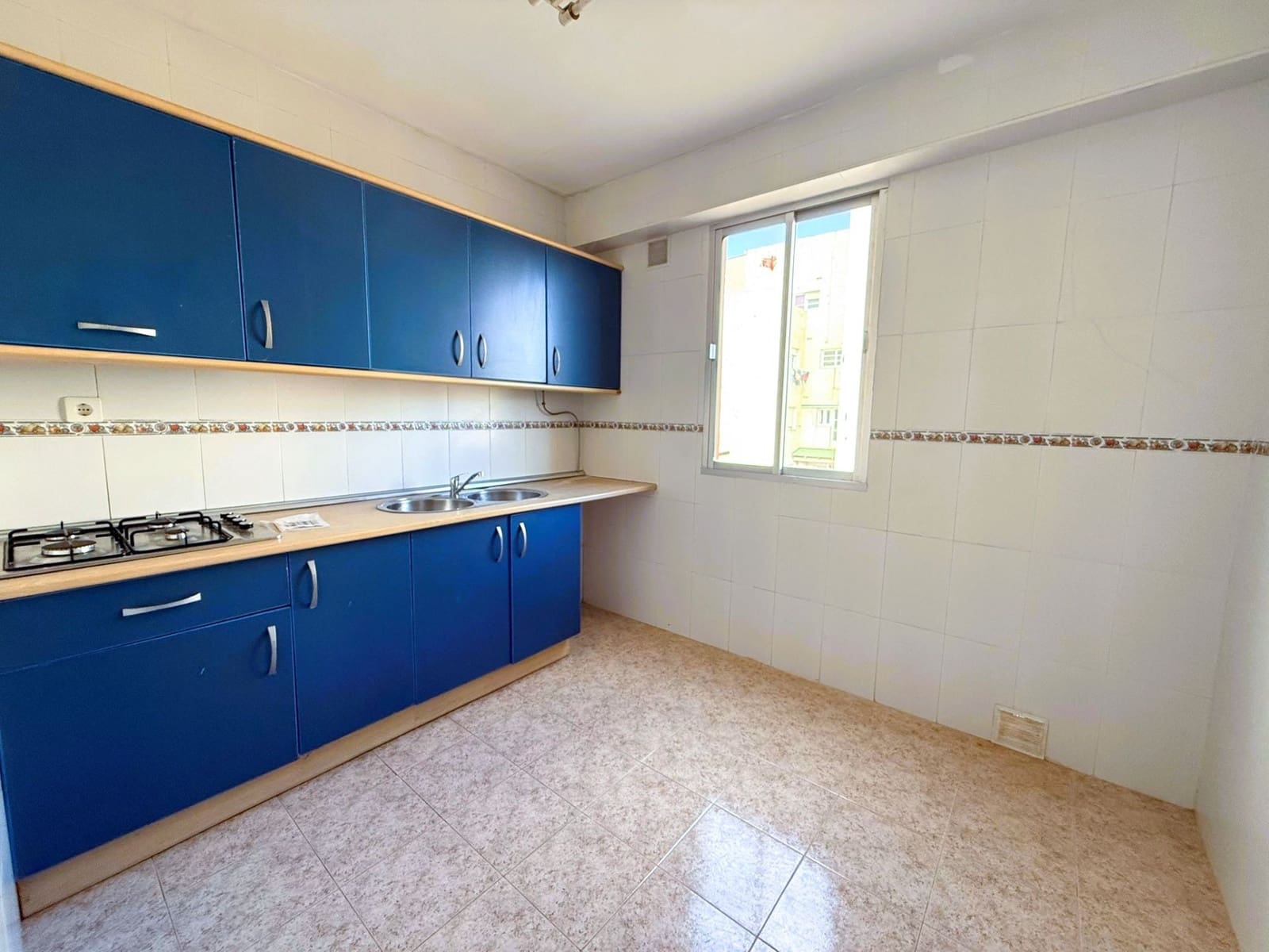 4 slaapkamer Flat te koop in Motril - € 115.000 (Ref: 9480793)