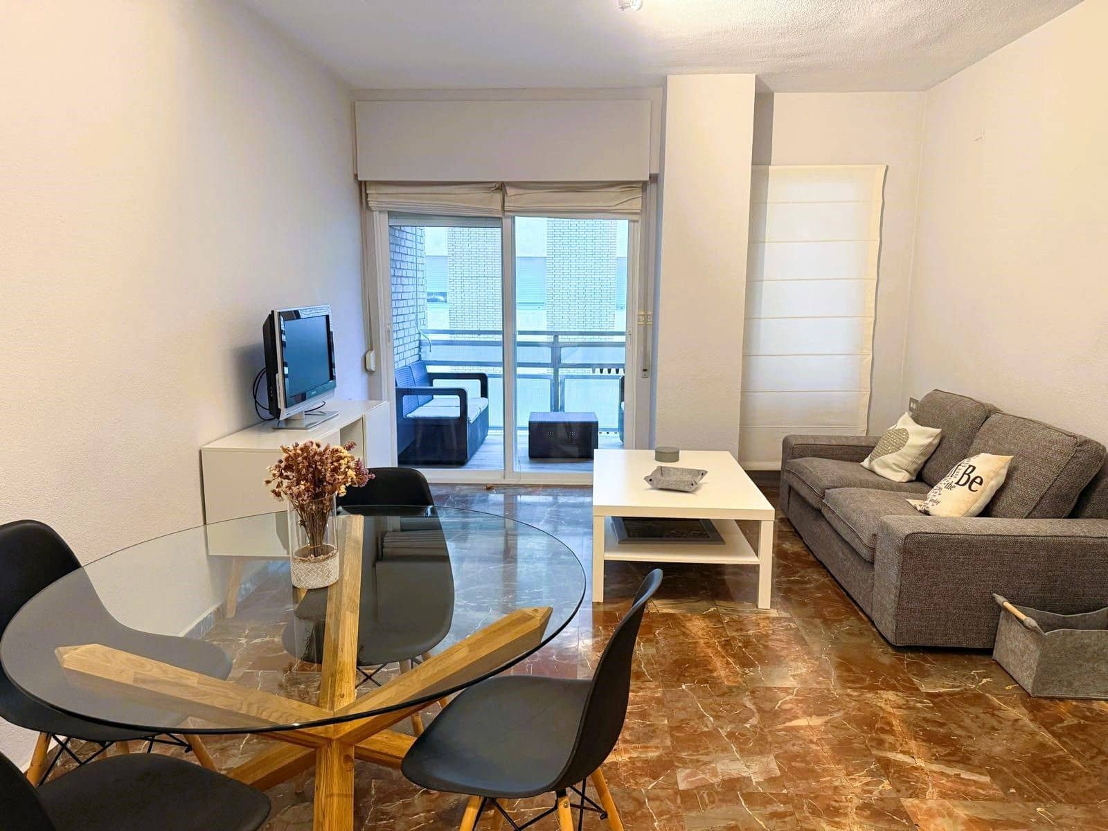 Piso de 2 habitaciones en Motril en alquiler - 700 € (Ref: 9480795)