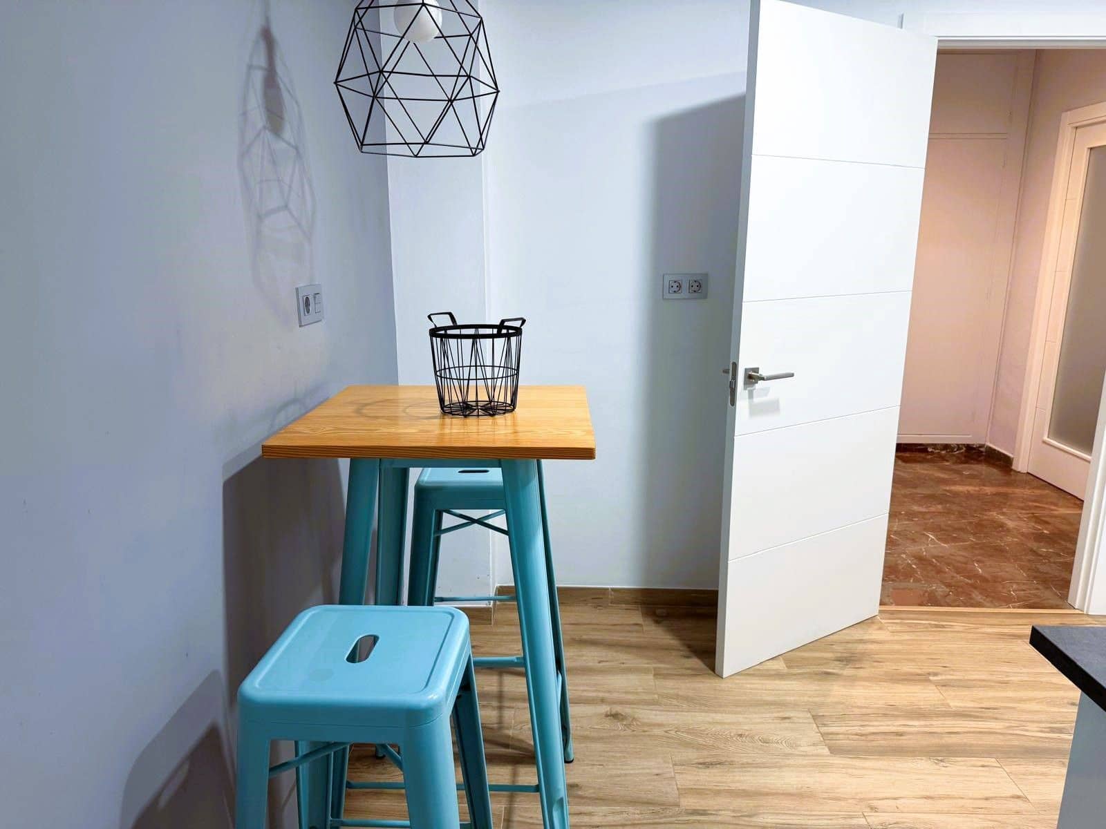 Piso de 2 habitaciones en Motril en alquiler - 700 € (Ref: 9480795)