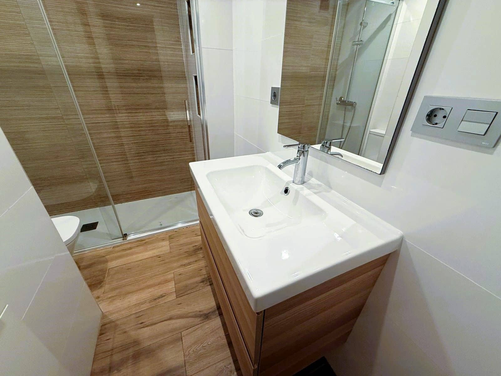 Piso de 2 habitaciones en Motril en alquiler - 700 € (Ref: 9480795)