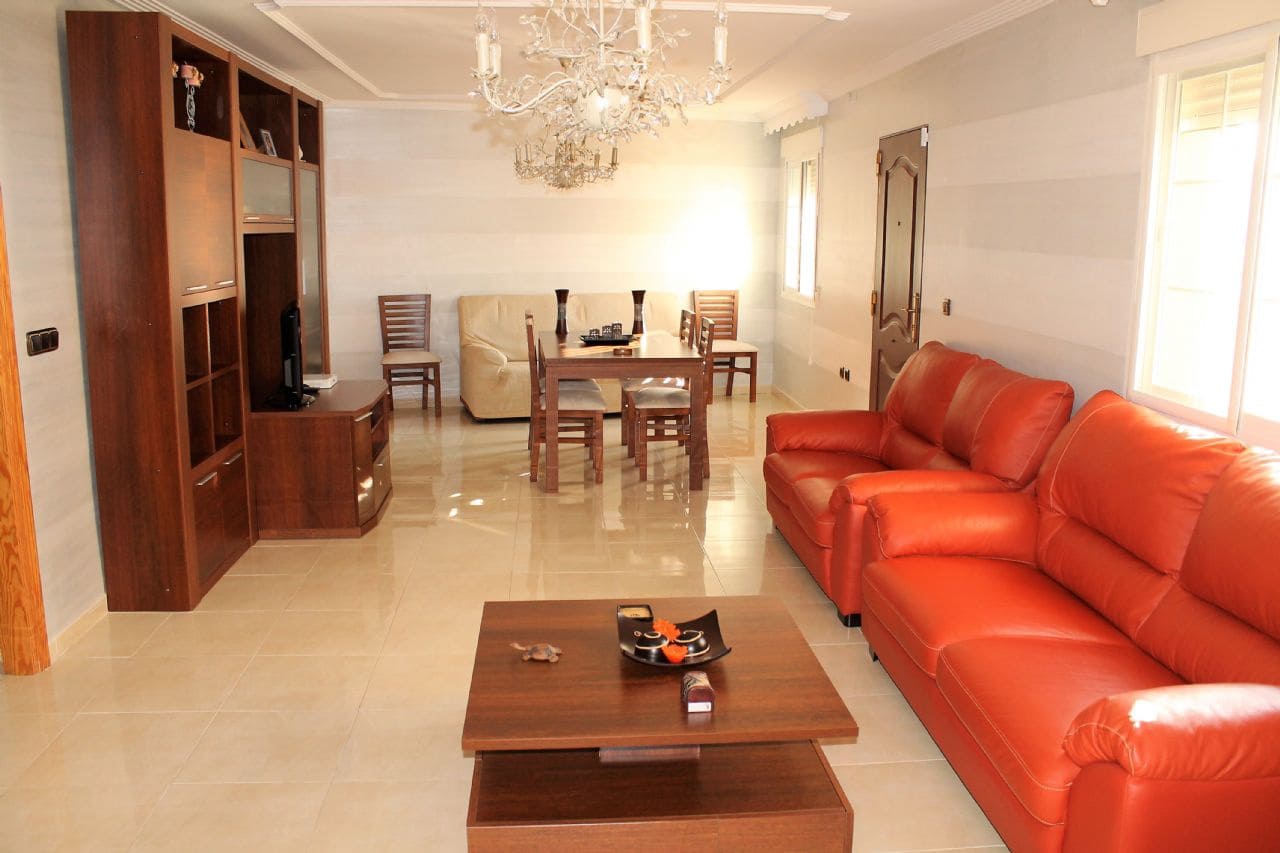 4 slaapkamer Halfvrijstaande villa te koop in Lobres - € 215.000 (Ref: 9480796)