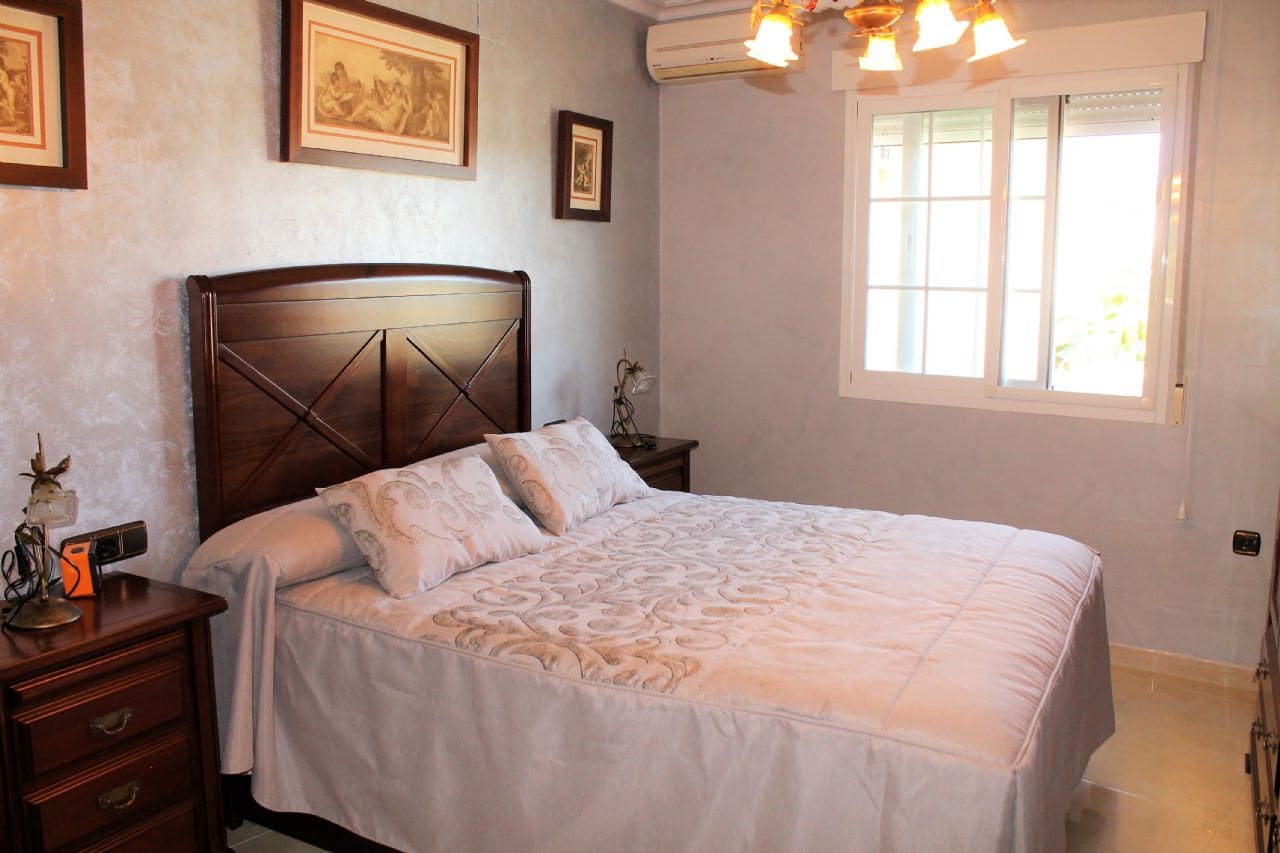 4 slaapkamer Halfvrijstaande villa te koop in Lobres - € 215.000 (Ref: 9480796)