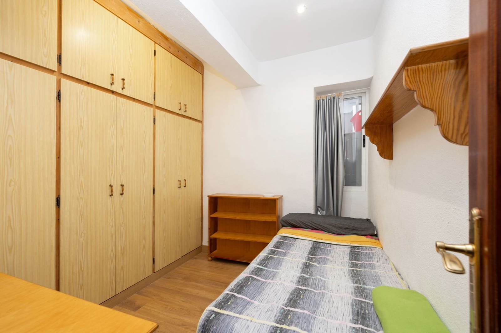 Piso de 3 habitaciones en Granada ciudad en venta - 235.000 € (Ref: 9480799)