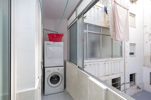 Piso de 3 habitaciones en Carretera de la Sierra, Granada ciudad en venta - 235.000 € (Ref: 9480799)