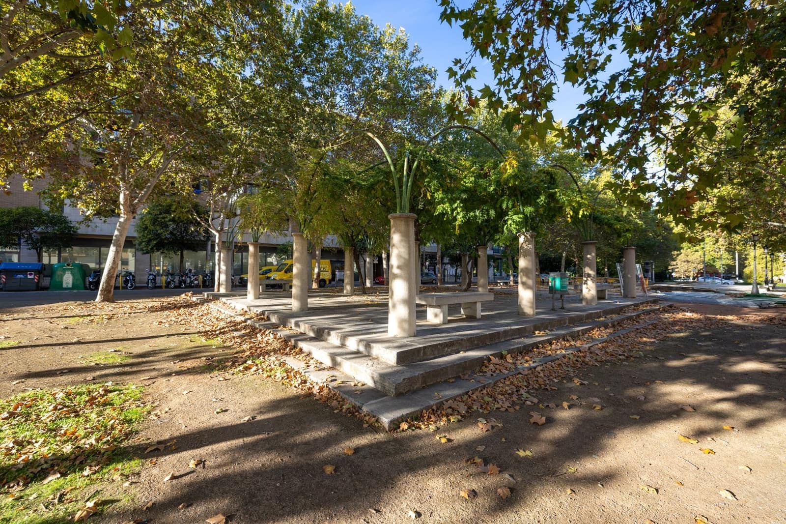 Piso de 3 habitaciones en Granada ciudad en venta - 235.000 € (Ref: 9480799)