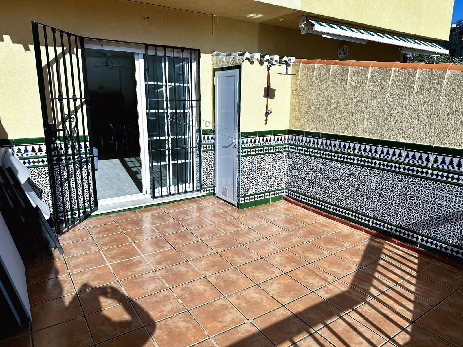 2 slaapkamer Halfvrijstaande villa te koop in Salobrena met zwembad - € 235.000 (Ref: 9480803)