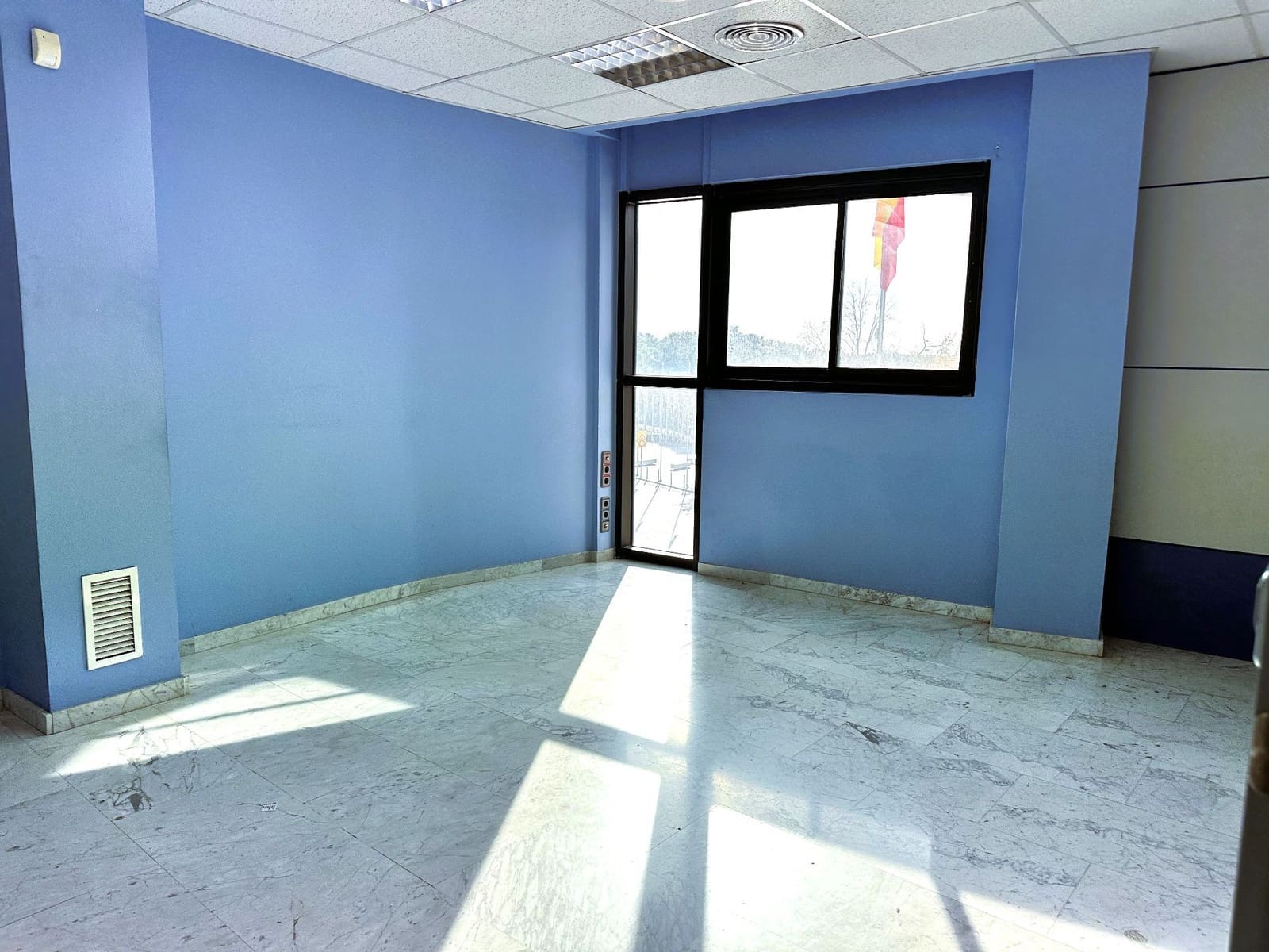 2 bedroom Commercial for rent in Motril - € 950 (Ref: 9480807)