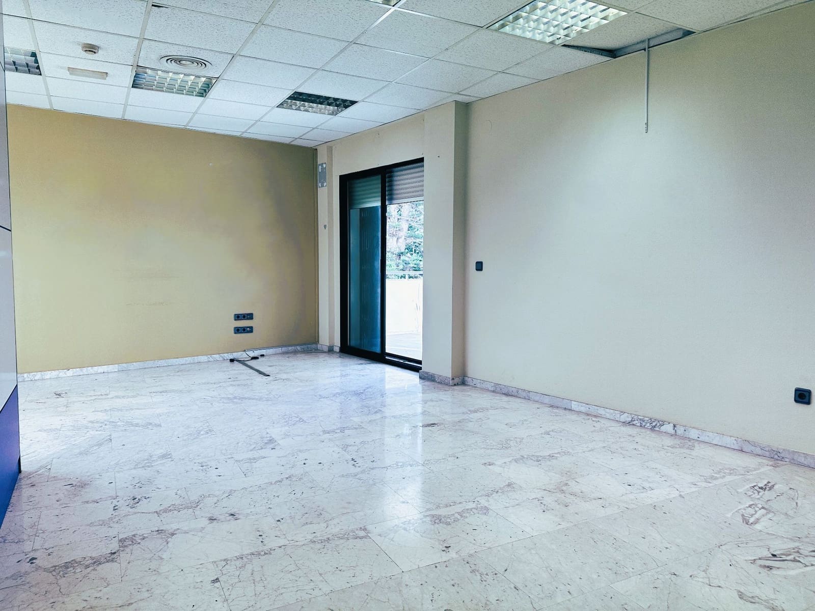 2 bedroom Commercial for rent in Motril - € 950 (Ref: 9480807)