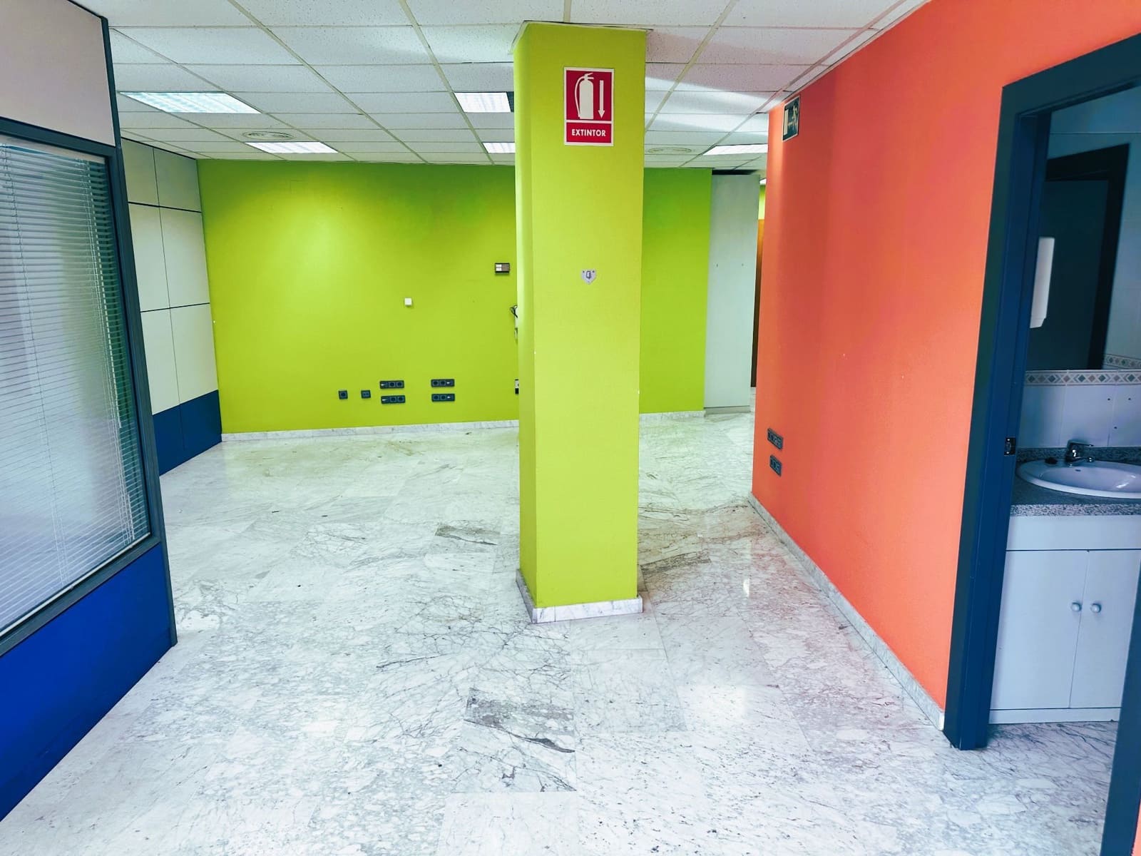 2 bedroom Commercial for rent in Motril - € 950 (Ref: 9480807)