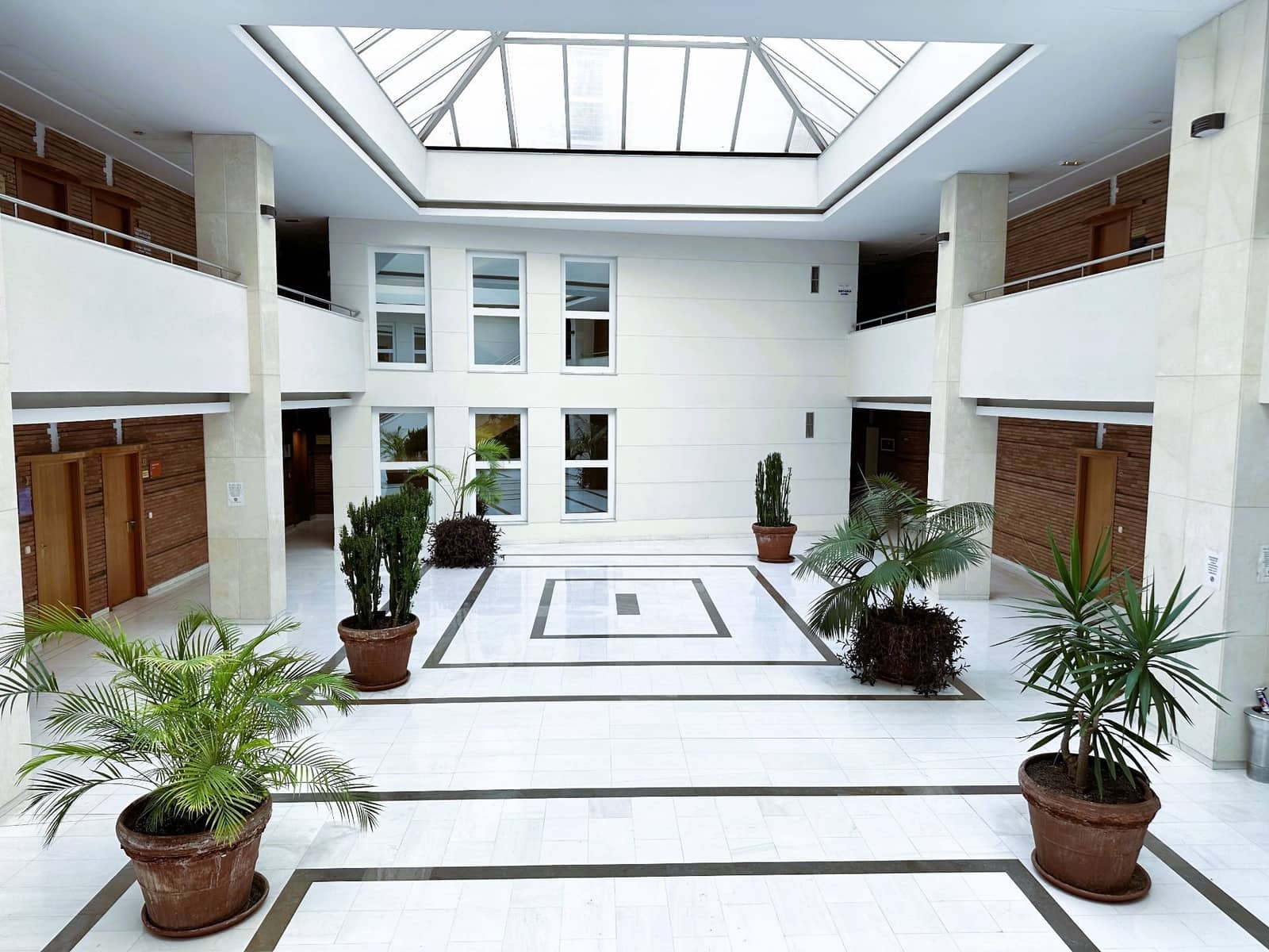 2 bedroom Commercial for rent in Motril - € 950 (Ref: 9480807)