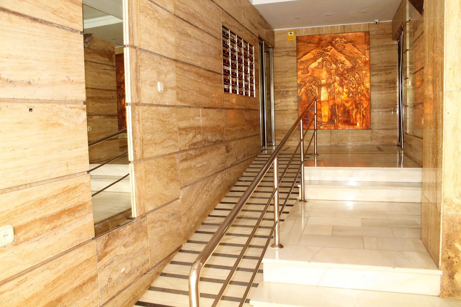 2 bedroom Office for rent in Motril - € 950 (Ref: 9480808)