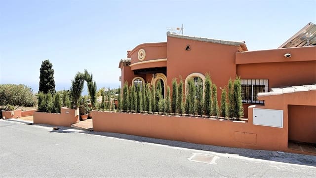 Chalet de 5 habitaciones en Salobreña en venta con piscina garaje - 740.000 € (Ref: 9480809)