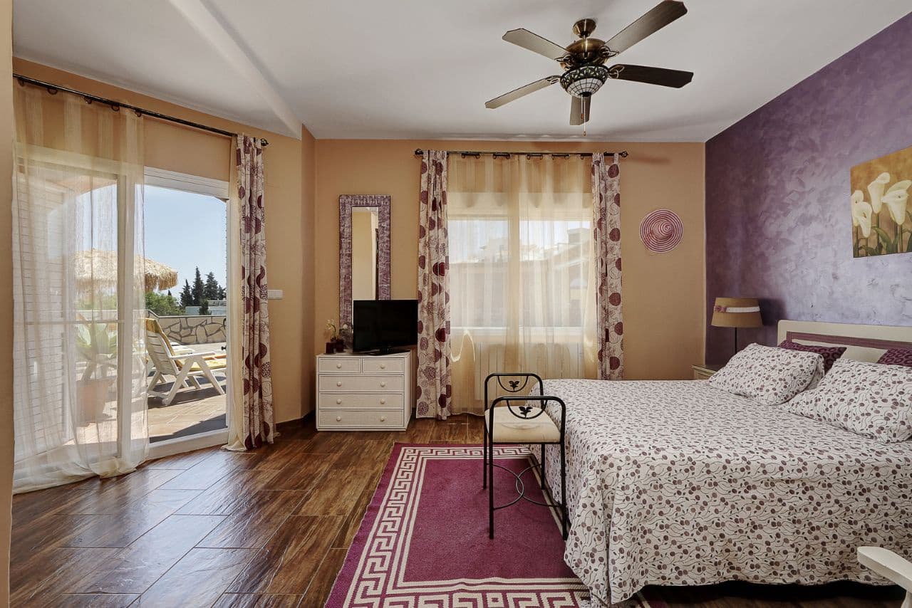 Chalet de 5 habitaciones en Salobreña en venta con piscina garaje - 740.000 € (Ref: 9480809)