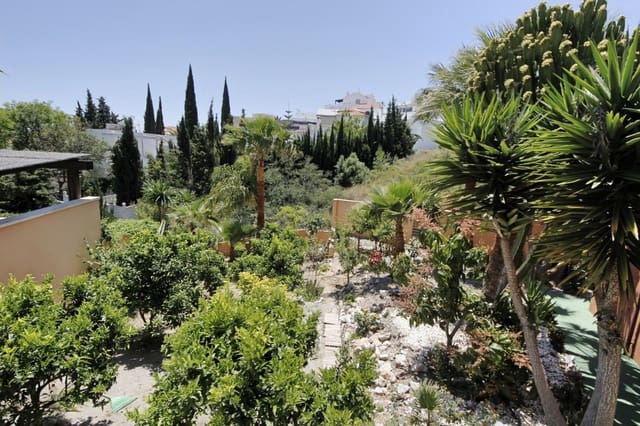 Chalet de 5 habitaciones en Salobreña en venta con piscina garaje - 740.000 € (Ref: 9480809)