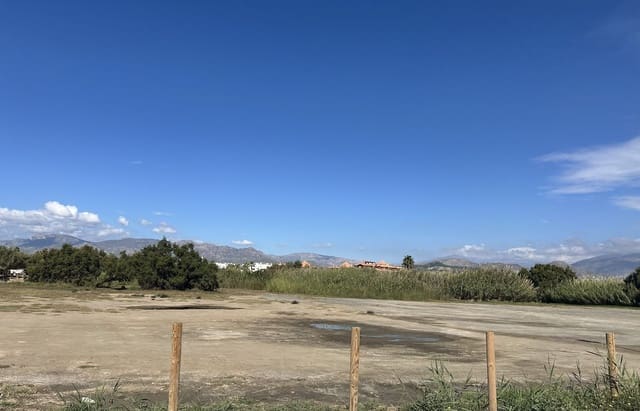 Rakentamaton maa myytävänä paikassa Motril - 370 000 € (Ref: 9480810)