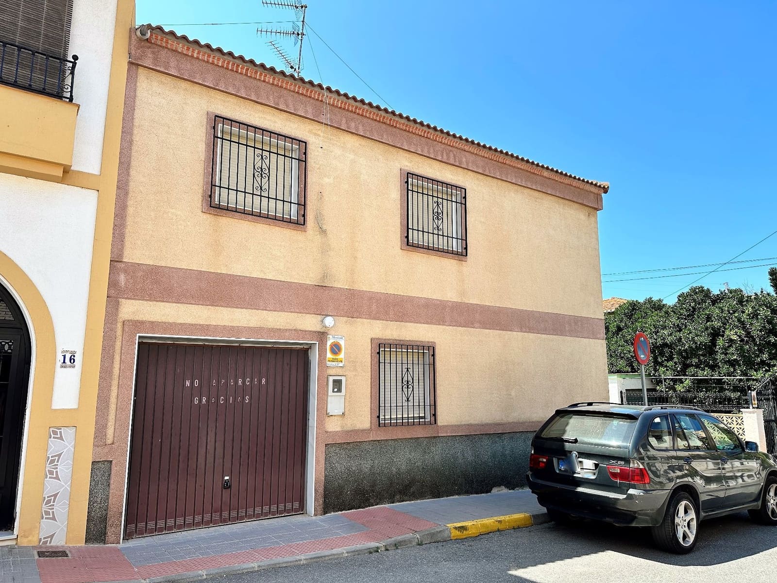 4 bedroom Villa for sale in Torrenueva with garage - € 275,000 (Ref: 9480814)