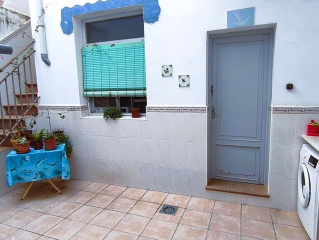 5 bedroom Semi-detached Villa for sale in Motril with garage - € 435,000 (Ref: 9508383)