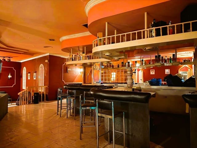 2 bedroom Commercial for sale in Motril - € 82,000 (Ref: 9550738)