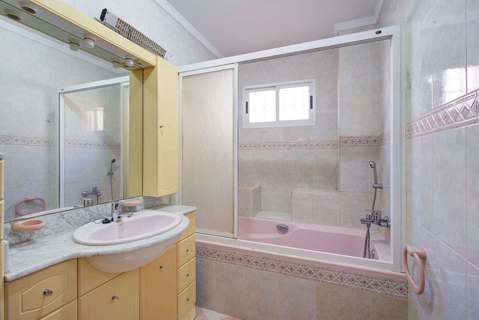 4 Zimmer Doppelhaus zu verkaufen in Motril - 169.900 € (Ref: 9564313)