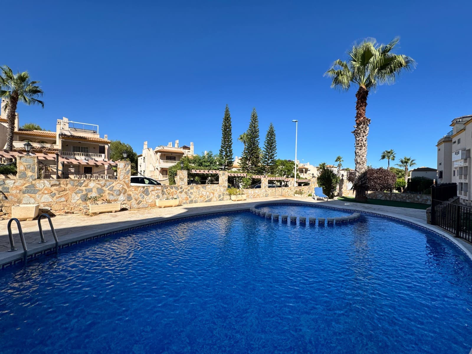 3 slaapkamer Penthouse te koop in Las Ramblas Golf met zwembad garage - € 349.000 (Ref: 10082202)