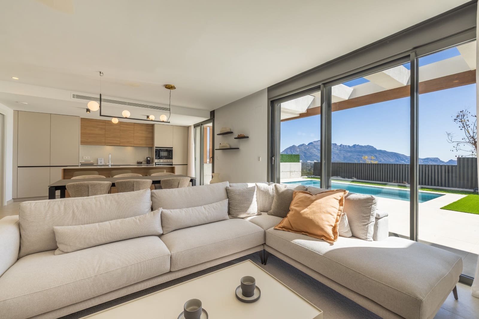 Chalet de 3 habitaciones en Polop en venta con piscina garaje - 579.700 € (Ref: 10103540)