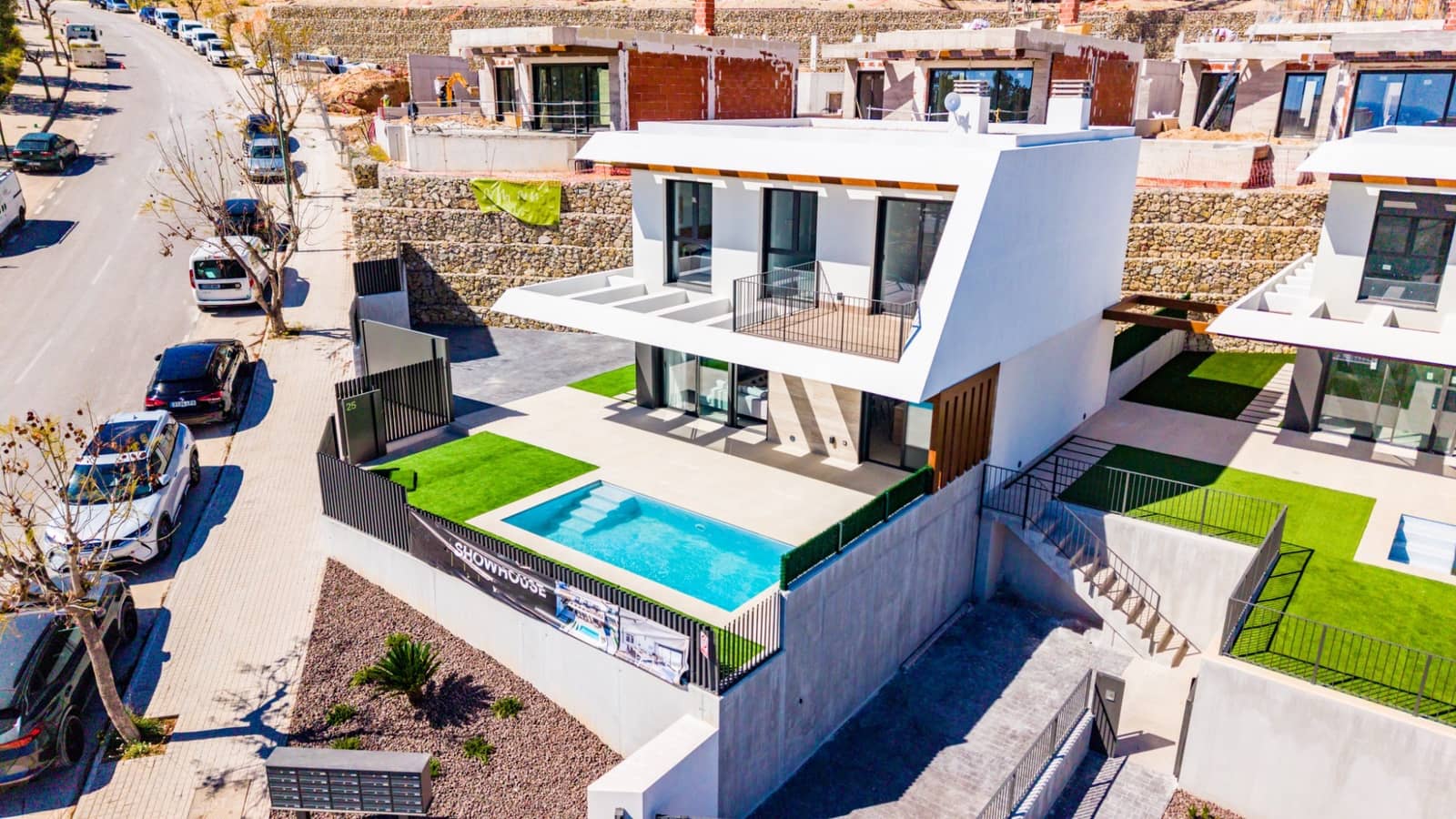 Chalet de 3 habitaciones en Polop en venta con piscina garaje - 579.700 € (Ref: 10103540)