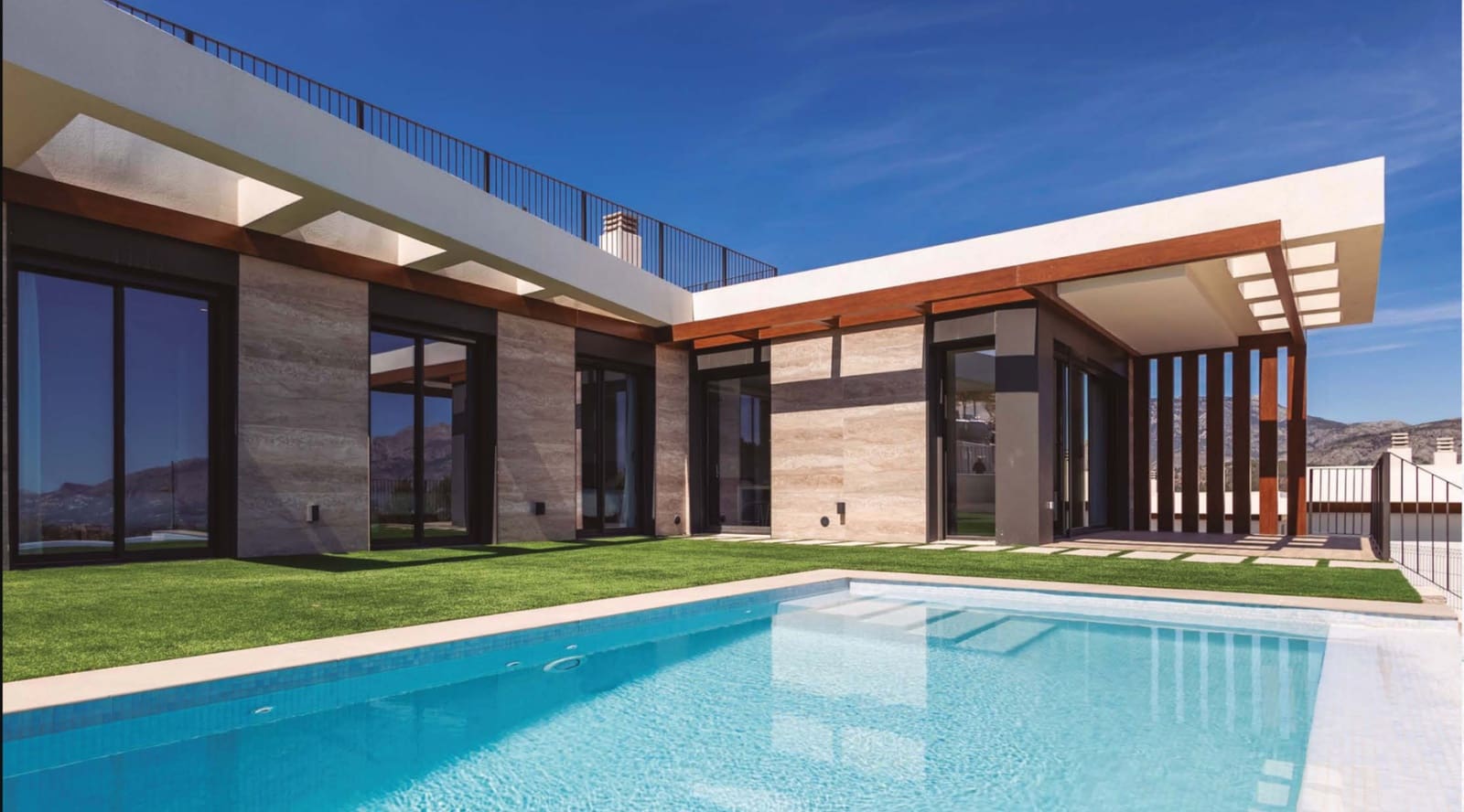 Chalet de 3 habitaciones en Polop en venta con piscina garaje - 579.700 € (Ref: 10103540)
