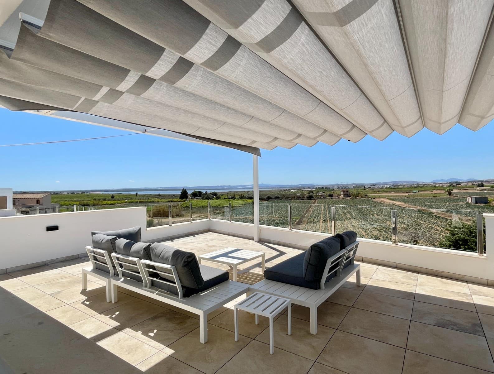 3 chambre Villa/Maison à vendre à Guardamar del Segura avec piscine garage - 595 000 € (Ref: 10135227)