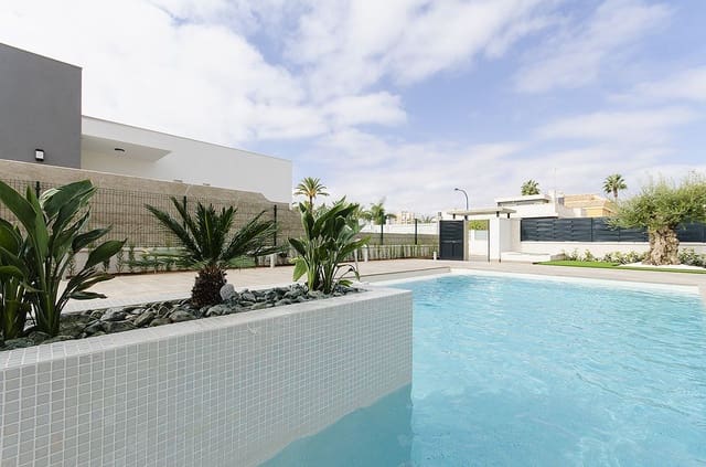 3 slaapkamer Villa te koop in Campoamor, Orihuela met zwembad - € 975.000 (Ref: 6687598)