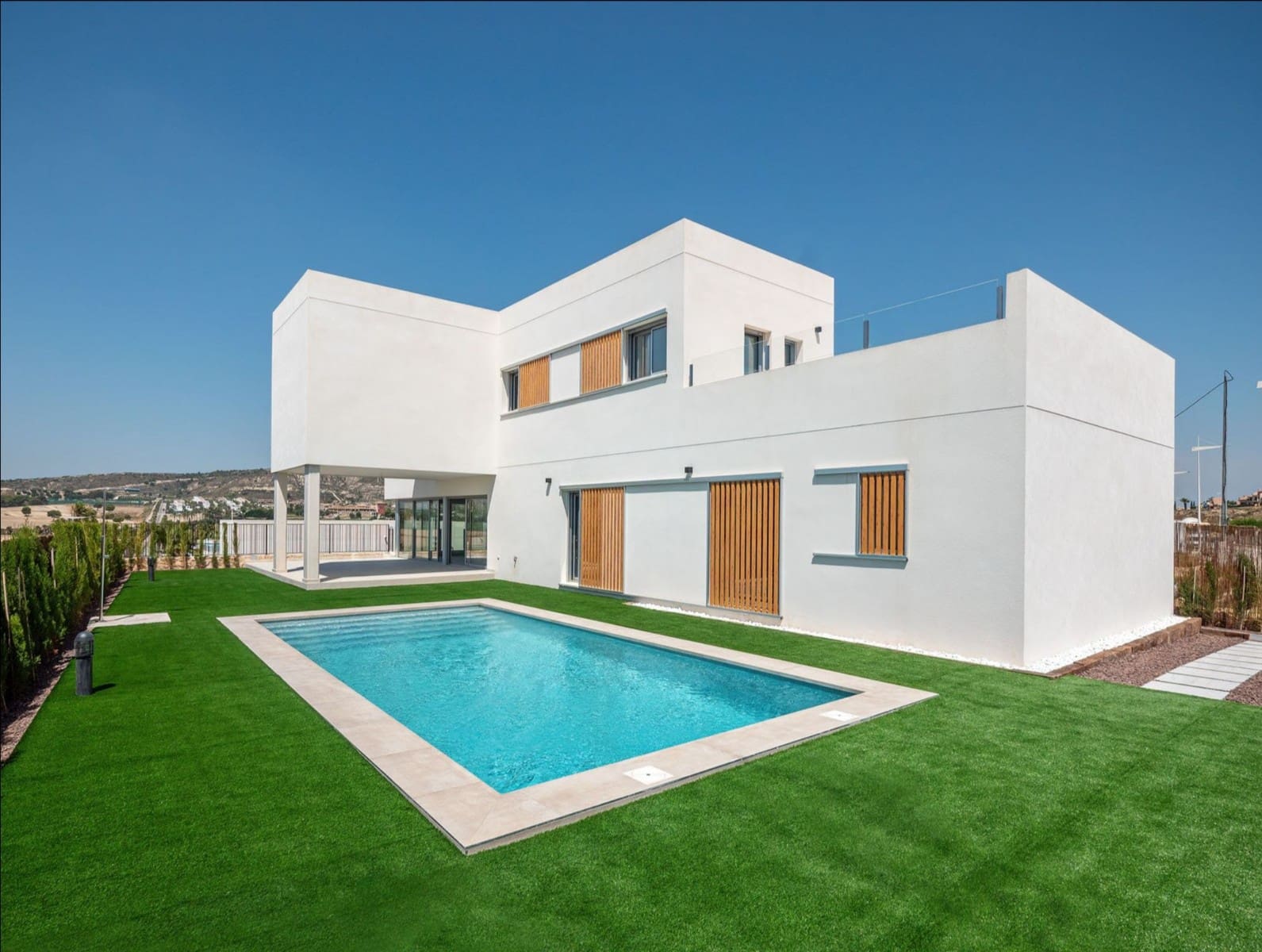 4 bedroom Villa for sale in Algorfa with pool garage - € 679,000 (Ref: 6687615)
