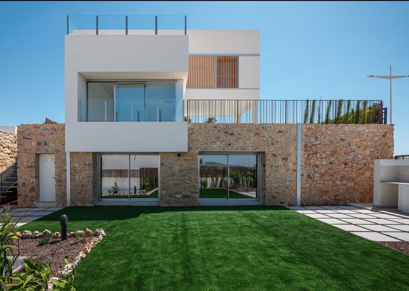 4 bedroom Villa for sale in Algorfa with pool garage - € 679,000 (Ref: 6687615)