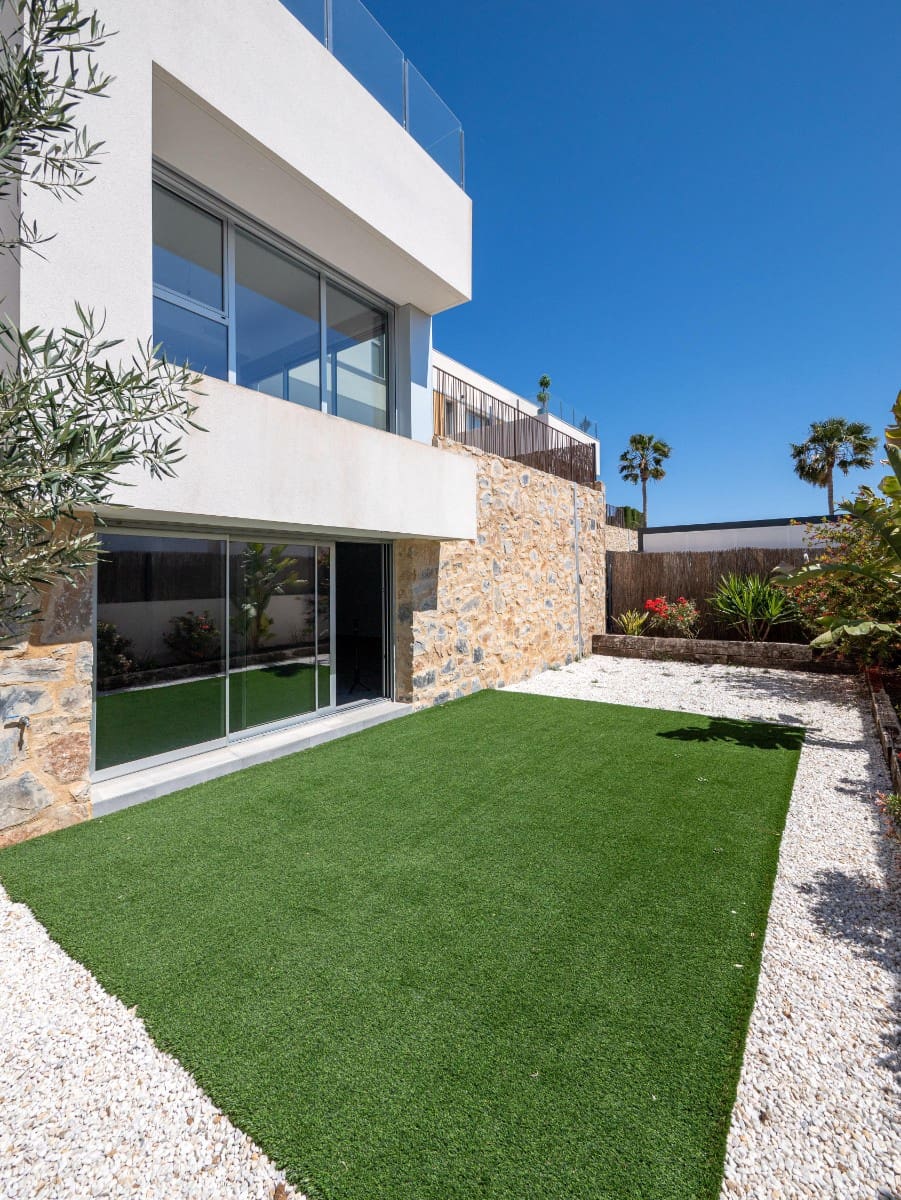 4 bedroom Villa for sale in Algorfa with pool garage - € 669,000 (Ref: 6687615)