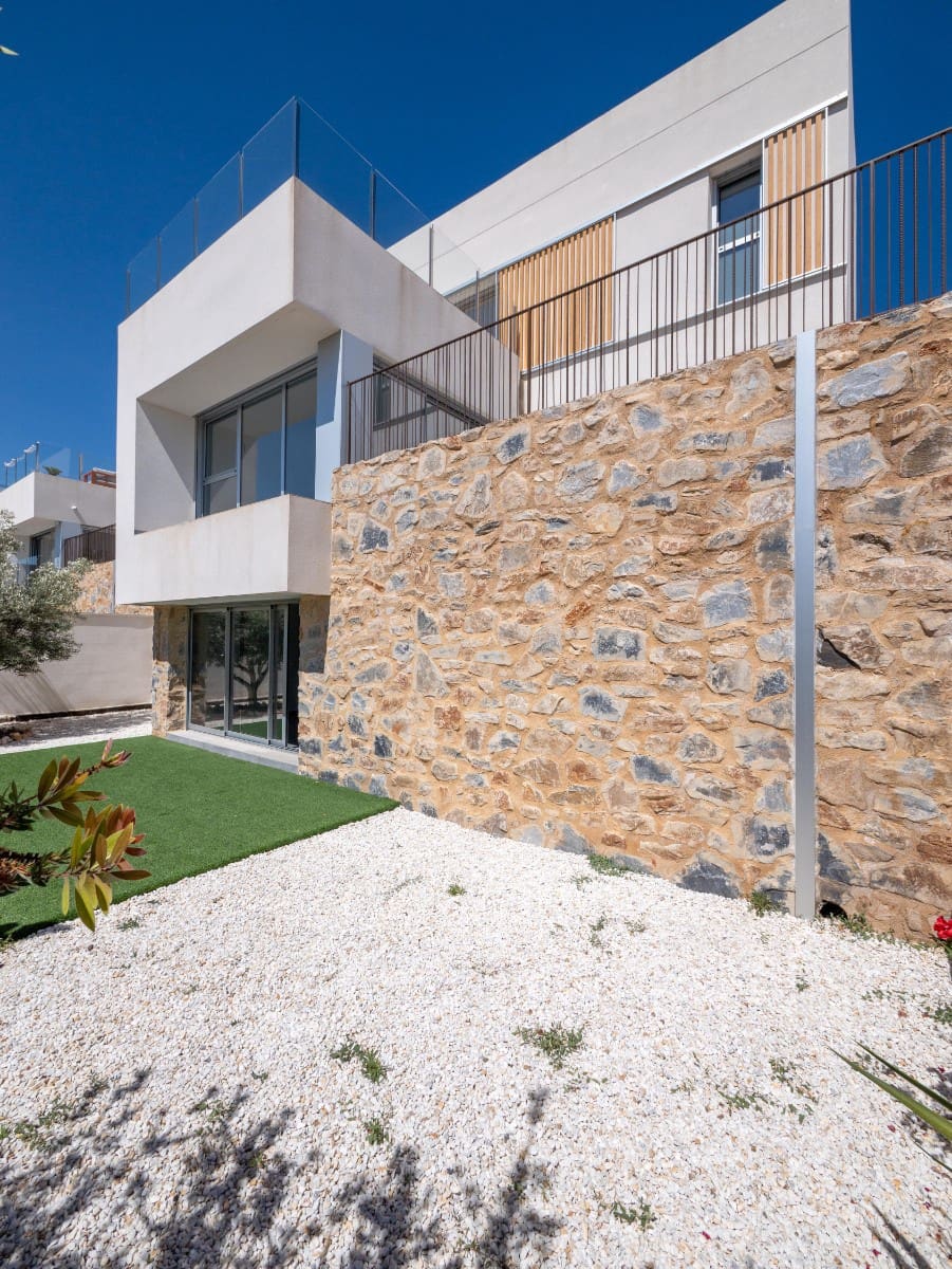 4 bedroom Villa for sale in Algorfa with pool garage - € 669,000 (Ref: 6687615)